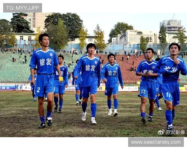 南京足球队的奋斗历程与城市联赛的荣耀之路 南京足球队的奋斗历程与城市联赛的荣耀之路