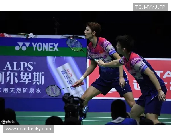 重庆羽毛球队快攻战术解析与训练策略探讨