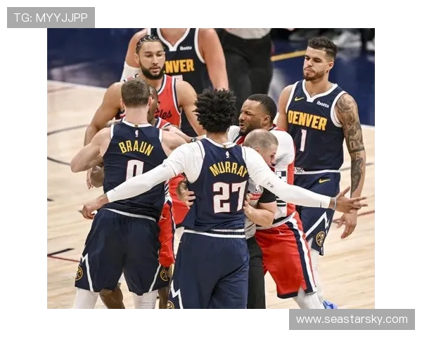 快船队与掘金激战正酣NBA季后赛精彩对决引发球迷热议 快船队与掘金激战正酣NBA季后赛精彩对决引发球迷热议